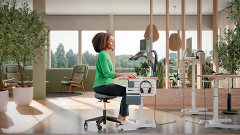 Leitz Ergo Elektrikli Sit Stnd Küçük Çalışma Masası, Ayağa Kalkma Hatırlatmalı, Beyaz, Elektrikli Yükseklik Ayarlı